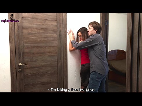 ❤️ מתווך סקסית מטלטל בחושניות את הכוס שלה ומזיין בזמן מכירת הדירה שלה - קרמפאי ❤  סקס אצלנו