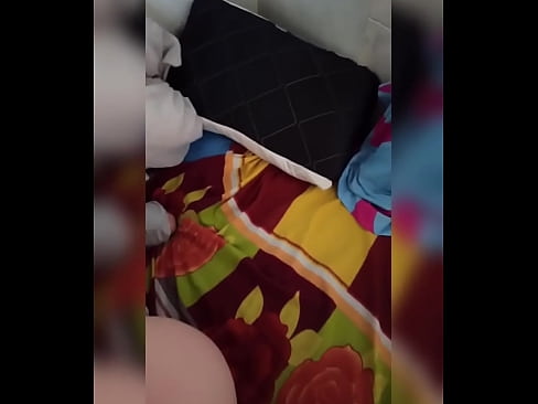 ❤️ השותפה שלי נשארת לבד בבית כי בעלה יוצא לחופשה ואני מנצלת את ההזדמנות לזיין אותה ולמלא לה את התחת בחלב ❤ סקס אצלנו