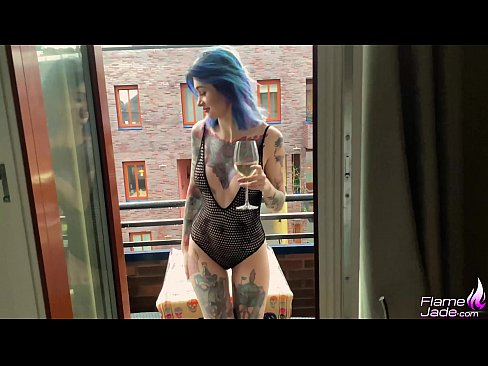 ❤️ ילדה אדירה מוצצת בלגימה ומזדיינת בלהט מתחת לשמים הפתוחים ❤  סקס אצלנו